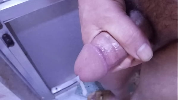 Iraqi gay Arab masturbates and makes lots of semen… mehosnawy iraq gay man loves to expand his ass